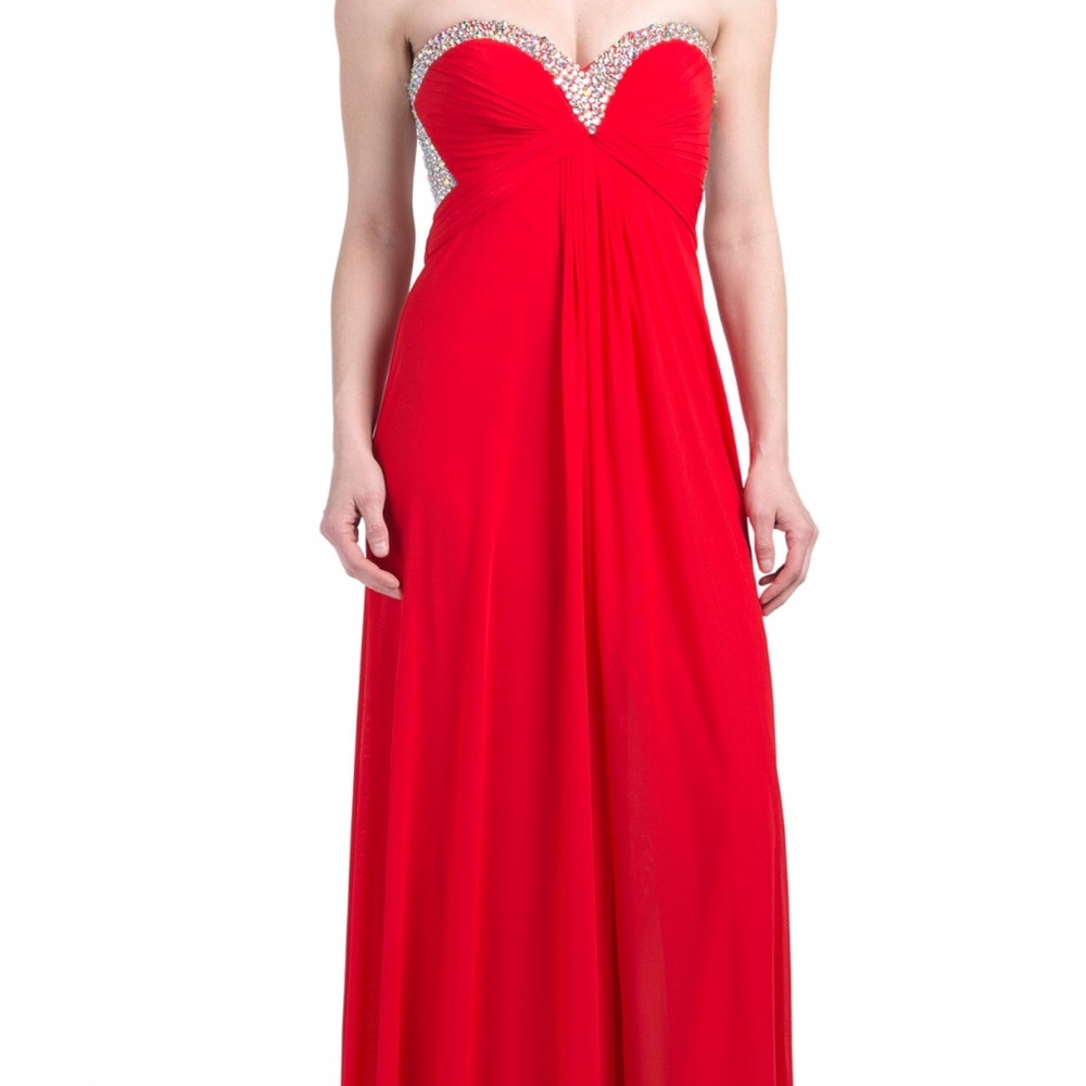 La femme Gown NWT SIZE 0